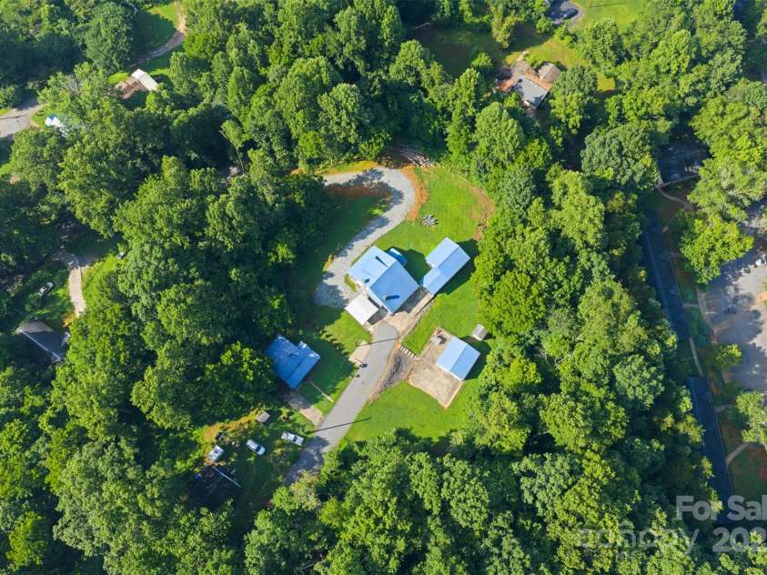 1231 Caldwell Place, Lenoir, NC 28645.  MLS# CAR4281144, YatesRealty ID 31172. 