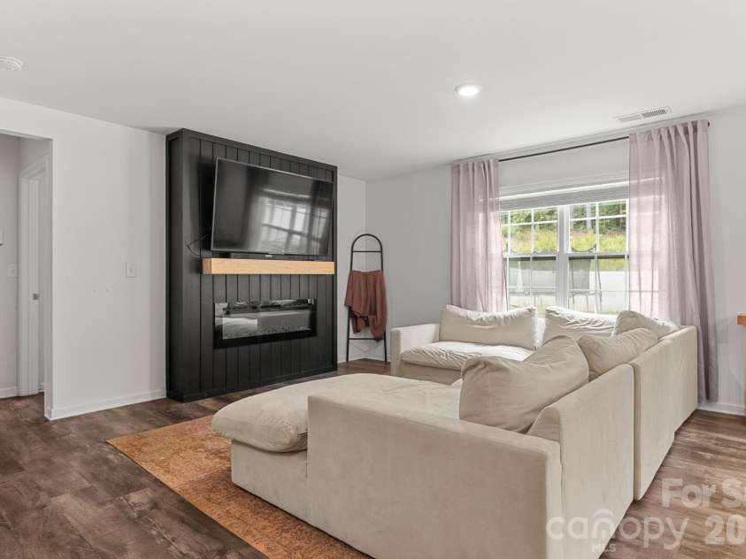 2916 Sherrills Stream Drive, Sherrills Ford, NC 28673.  MLS# CAR4393201, YatesRealty ID 31172. 