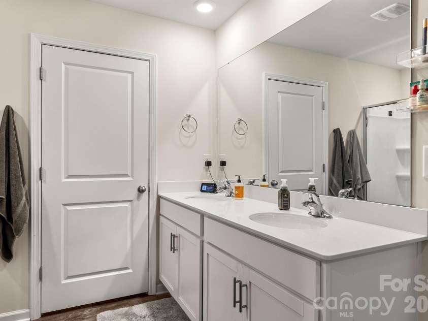 2916 Sherrills Stream Drive, Sherrills Ford, NC 28673.  MLS# CAR4393201, YatesRealty ID 31172. 