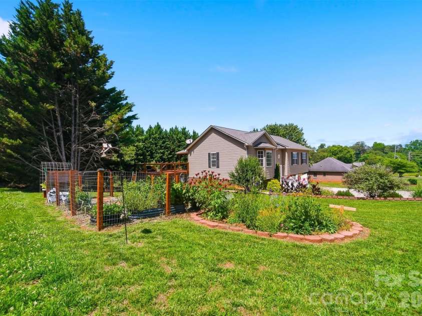 1258 Birch Drive, Morganton, NC 28655.  MLS# CAR4393418, YatesRealty ID 31173. 