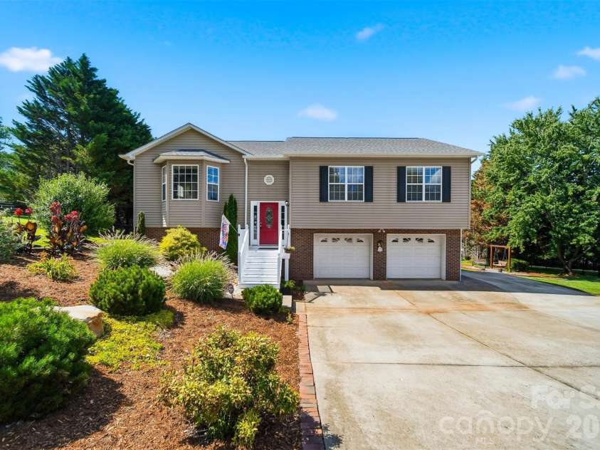 1258 Birch Drive, Morganton, NC 28655.  MLS# CAR4393418, YatesRealty ID 31173. 