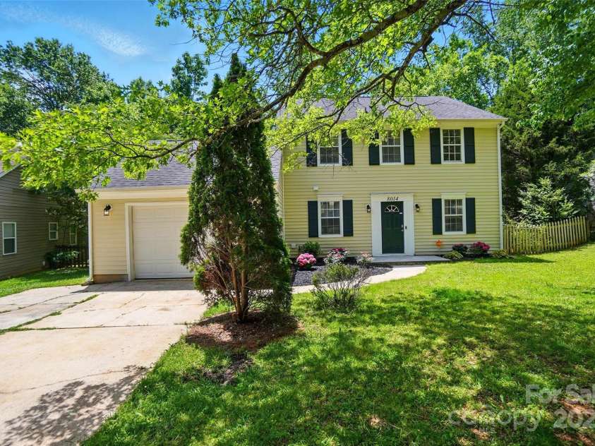 8014 Sherington Way, Charlotte, NC 28227.  MLS# CAR4258331, YatesRealty ID 31173. 