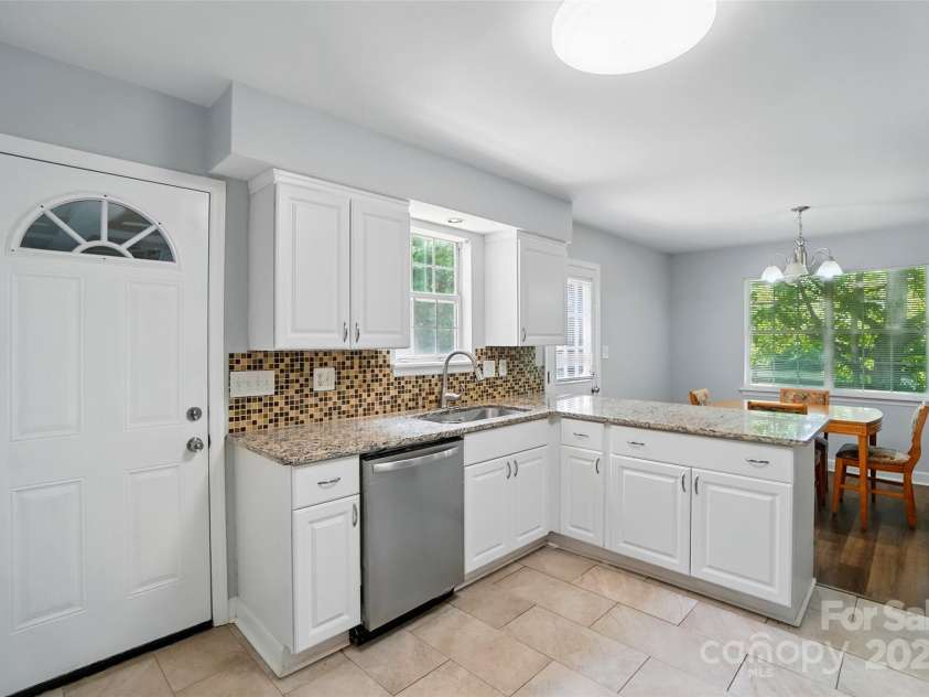 8014 Sherington Way, Charlotte, NC 28227.  MLS# CAR4258331, YatesRealty ID 31173. 