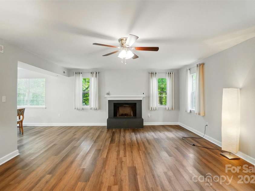 8014 Sherington Way, Charlotte, NC 28227.  MLS# CAR4258331, YatesRealty ID 31173. Living Room