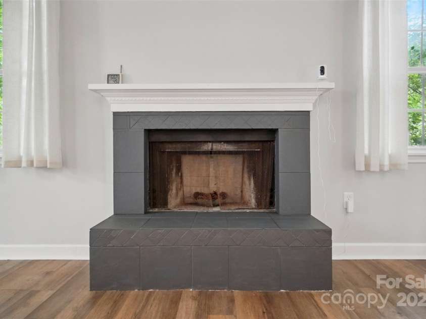 8014 Sherington Way, Charlotte, NC 28227.  MLS# CAR4258331, YatesRealty ID 31173. Wood Burning Fireplace