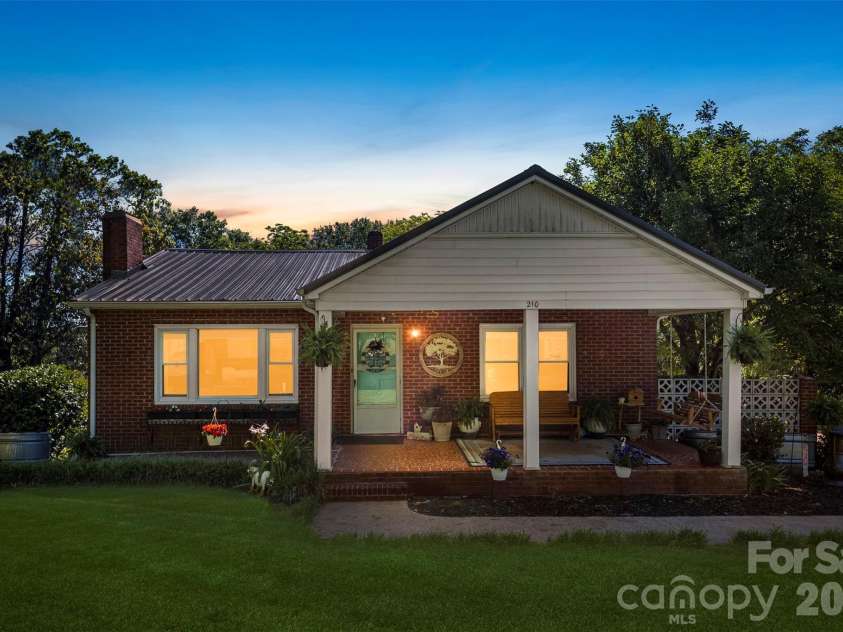 210 Stockton Street, Shelby, NC 28150.  MLS# CAR4381768, YatesRealty ID 31174. 