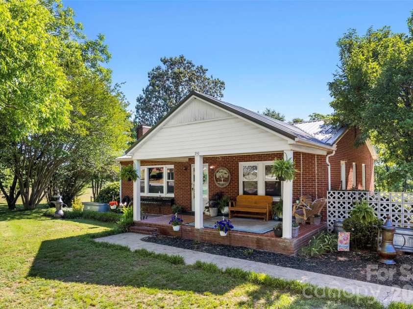 210 Stockton Street, Shelby, NC 28150.  MLS# CAR4381768, YatesRealty ID 31174. 