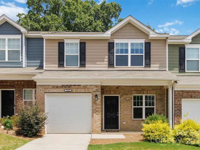 7432 Sienna Heights Place, Charlotte, NC 28213.  MLS# CAR4289490, YatesRealty ID 31174. 
