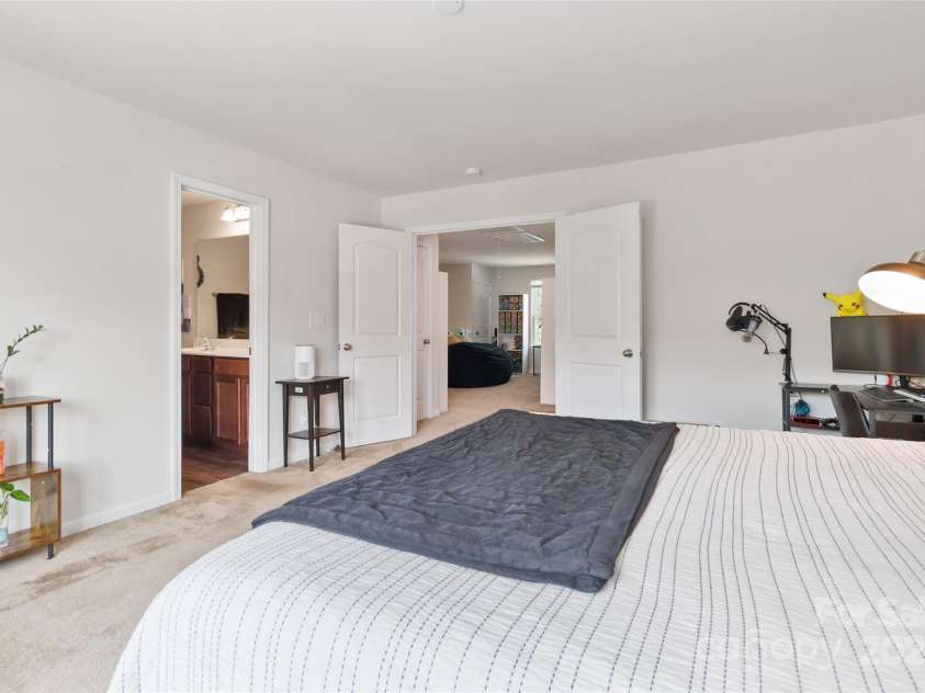 7432 Sienna Heights Place, Charlotte, NC 28213.  MLS# CAR4289490, YatesRealty ID 31174. 