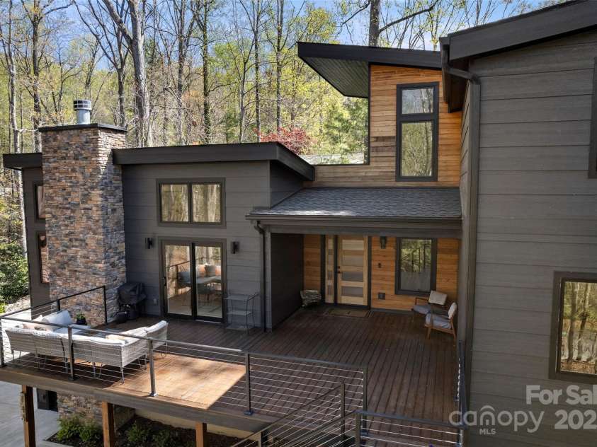 146 Timber Creek Road, Hendersonville, NC 28739.  MLS# CAR4312410, YatesRealty ID 31175. 
