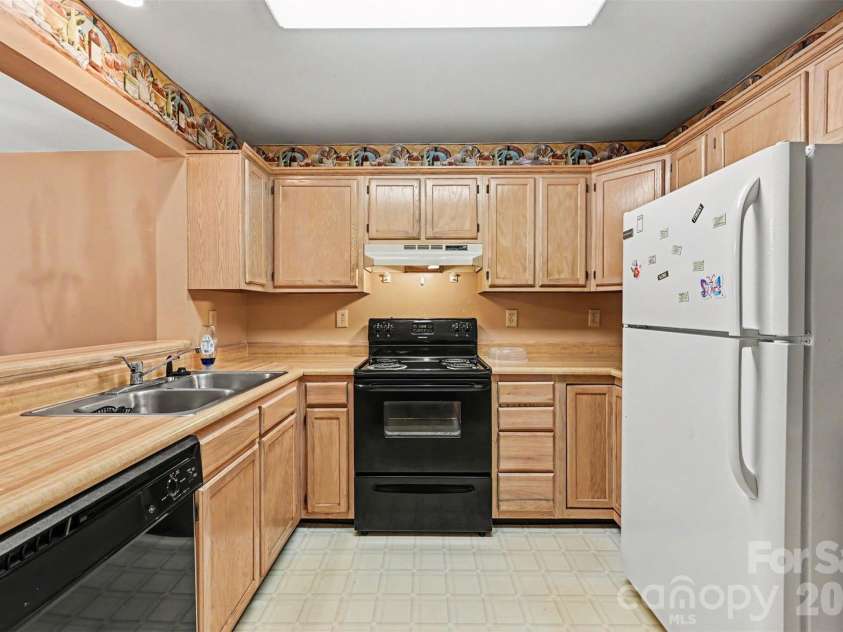 9610 Green Gable Court, Charlotte, NC 28270.  MLS# CAR4391714, YatesRealty ID 31175. 