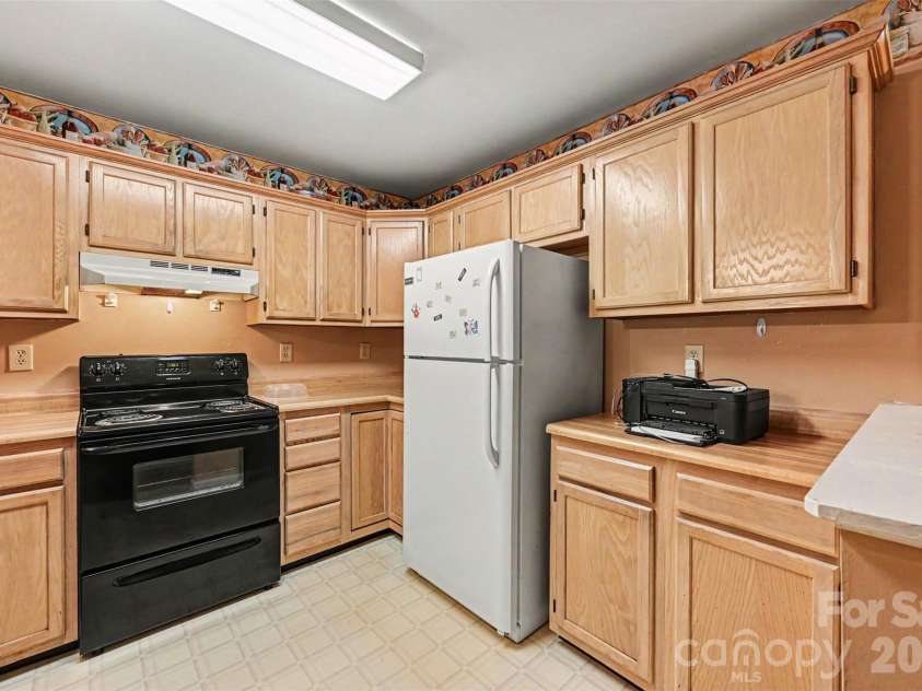 9610 Green Gable Court, Charlotte, NC 28270.  MLS# CAR4391714, YatesRealty ID 31175. 