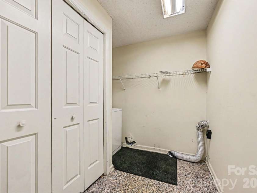 9610 Green Gable Court, Charlotte, NC 28270.  MLS# CAR4391714, YatesRealty ID 31175. 