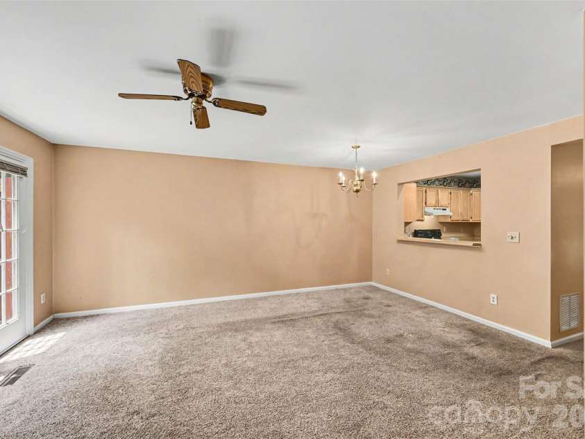 9610 Green Gable Court, Charlotte, NC 28270.  MLS# CAR4391714, YatesRealty ID 31175. 