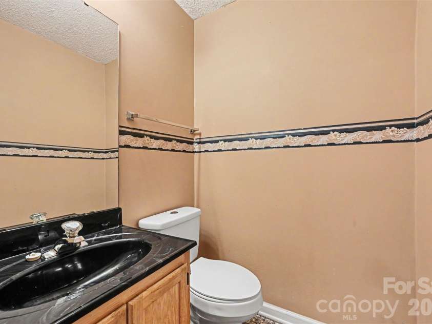 9610 Green Gable Court, Charlotte, NC 28270.  MLS# CAR4391714, YatesRealty ID 31175. 
