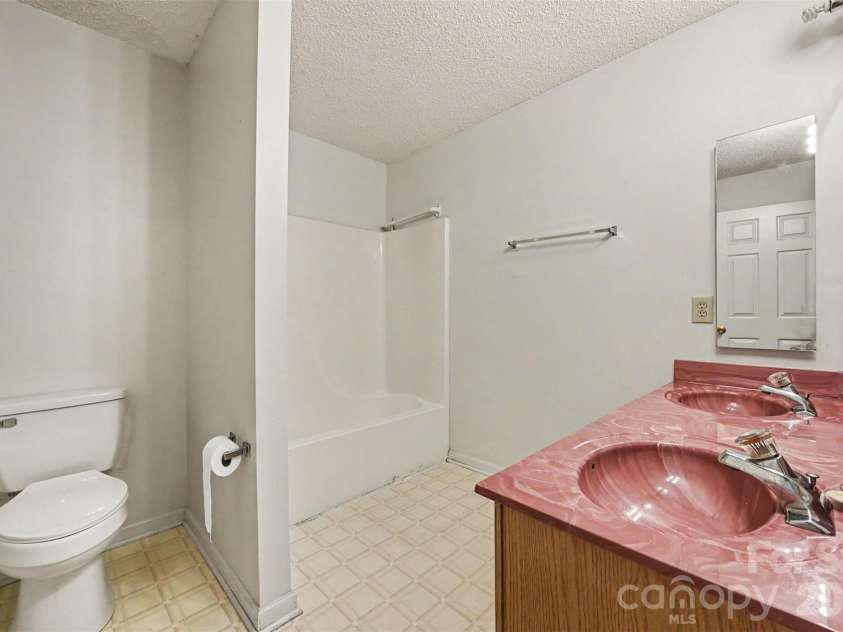 9610 Green Gable Court, Charlotte, NC 28270.  MLS# CAR4391714, YatesRealty ID 31175. 
