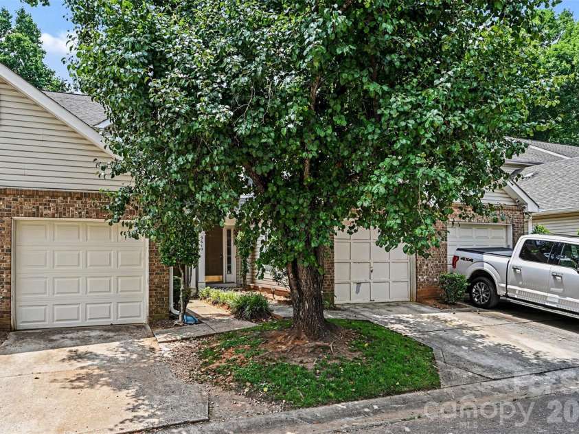 9610 Green Gable Court, Charlotte, NC 28270.  MLS# CAR4391714, YatesRealty ID 31175. 