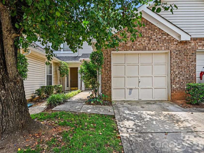 9610 Green Gable Court, Charlotte, NC 28270.  MLS# CAR4391714, YatesRealty ID 31175. 