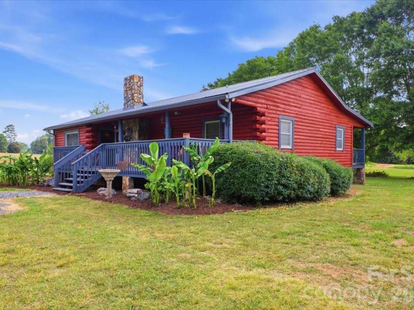 4639 Hickory Lincolnton Highway, Newton, NC 28658.  MLS# CAR4385799, YatesRealty ID 31176. 