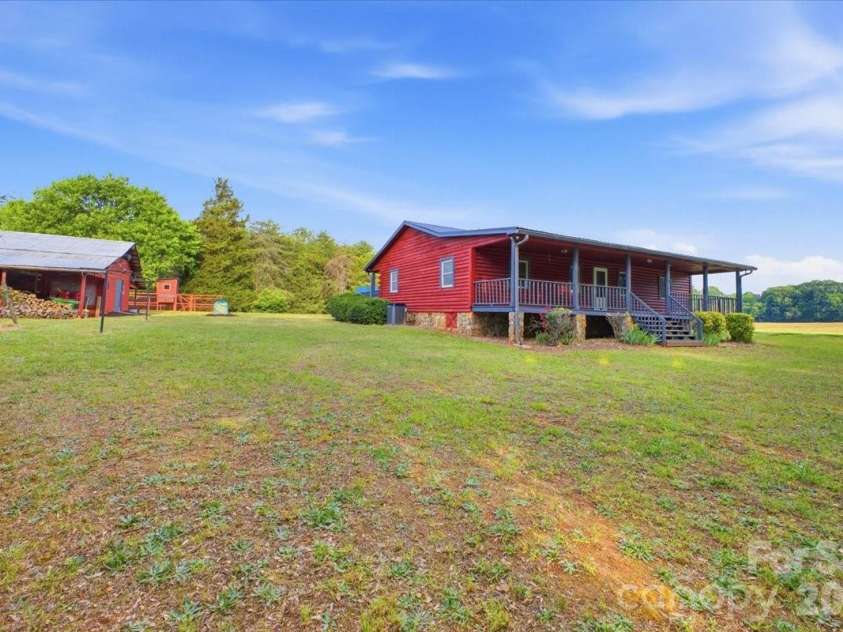 4639 Hickory Lincolnton Highway, Newton, NC 28658.  MLS# CAR4385799, YatesRealty ID 31176. 