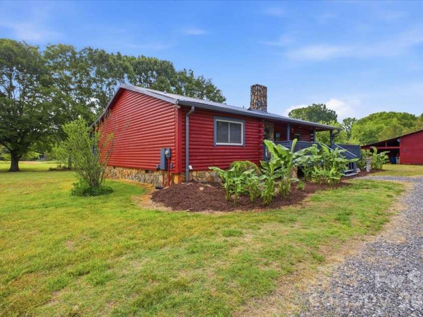 4639 Hickory Lincolnton Highway, Newton, NC 28658.  MLS# CAR4385799, YatesRealty ID 31176. 