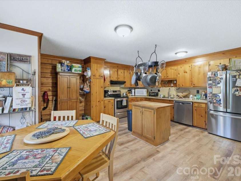 4639 Hickory Lincolnton Highway, Newton, NC 28658.  MLS# CAR4385799, YatesRealty ID 31176. 