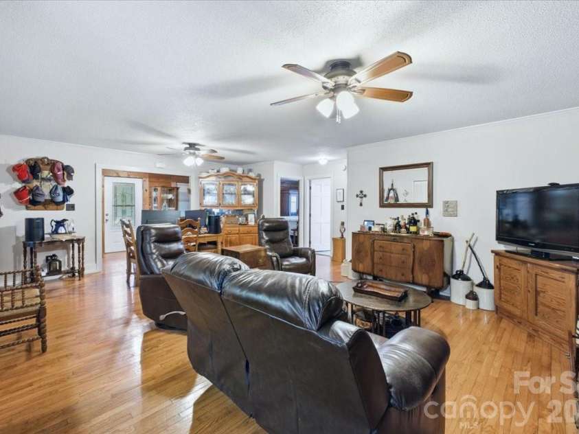 4639 Hickory Lincolnton Highway, Newton, NC 28658.  MLS# CAR4385799, YatesRealty ID 31176. 
