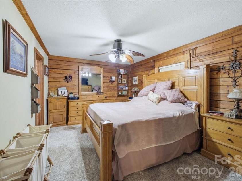 4639 Hickory Lincolnton Highway, Newton, NC 28658.  MLS# CAR4385799, YatesRealty ID 31176. 