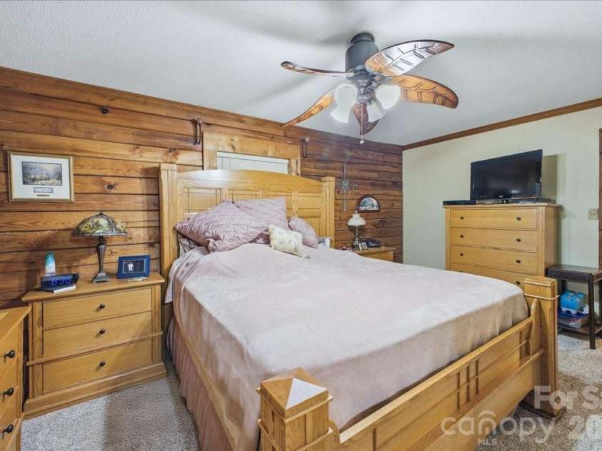 4639 Hickory Lincolnton Highway, Newton, NC 28658.  MLS# CAR4385799, YatesRealty ID 31176. 