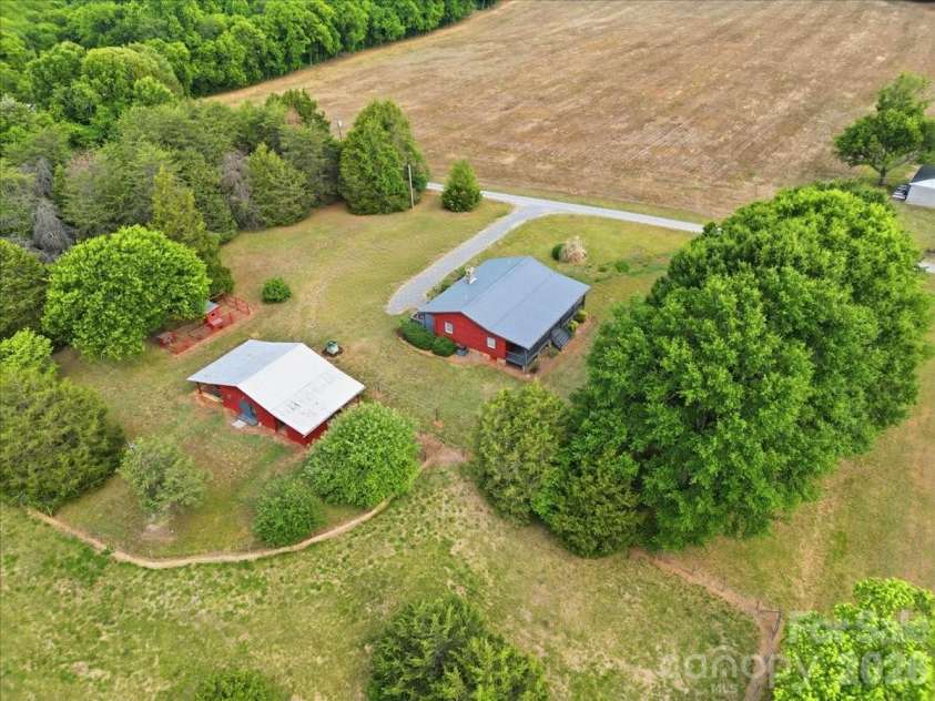 4639 Hickory Lincolnton Highway, Newton, NC 28658.  MLS# CAR4385799, YatesRealty ID 31176. 