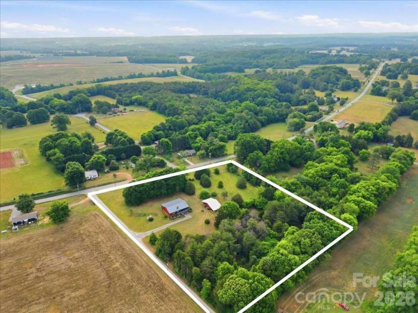 4639 Hickory Lincolnton Highway, Newton, NC 28658.  MLS# CAR4385799, YatesRealty ID 31176. 