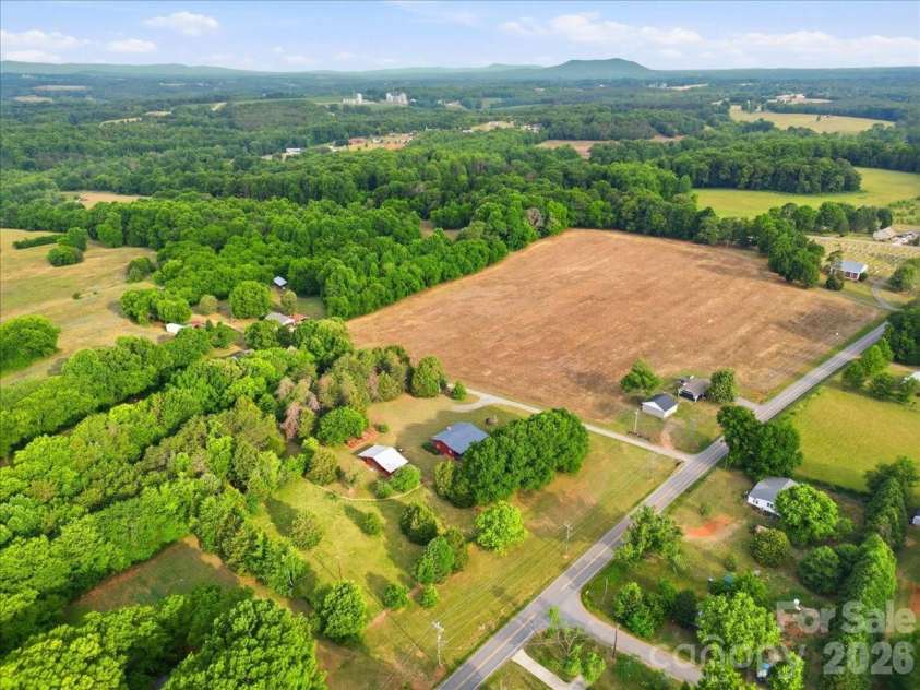 4639 Hickory Lincolnton Highway, Newton, NC 28658.  MLS# CAR4385799, YatesRealty ID 31176. 