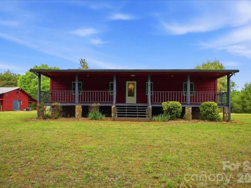4639 Hickory Lincolnton Highway, Newton, NC 28658.  MLS# CAR4385799, YatesRealty ID 31176. 