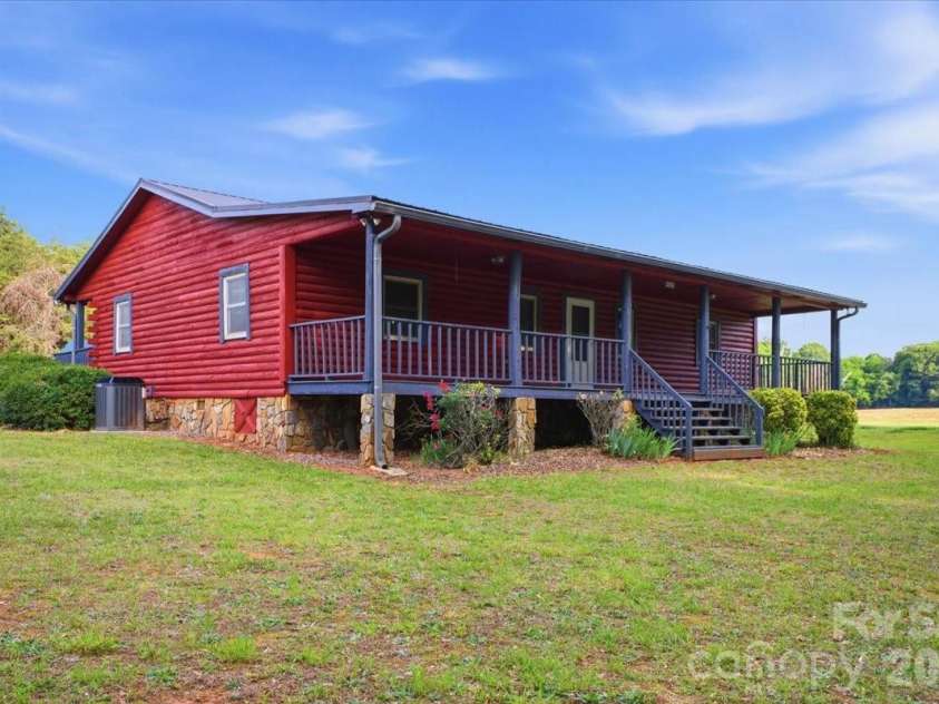 4639 Hickory Lincolnton Highway, Newton, NC 28658.  MLS# CAR4385799, YatesRealty ID 31176. 