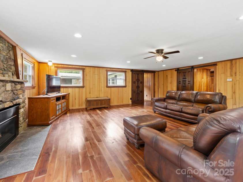 91 Rice Branch Road, Asheville, NC 28804.  MLS# CAR4282314, YatesRealty ID 31176. 