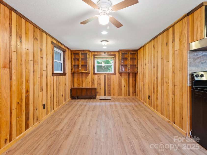 91 Rice Branch Road, Asheville, NC 28804.  MLS# CAR4282314, YatesRealty ID 31176. 