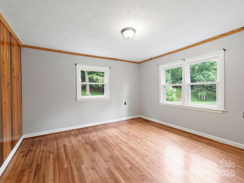 91 Rice Branch Road, Asheville, NC 28804.  MLS# CAR4282314, YatesRealty ID 31176. 