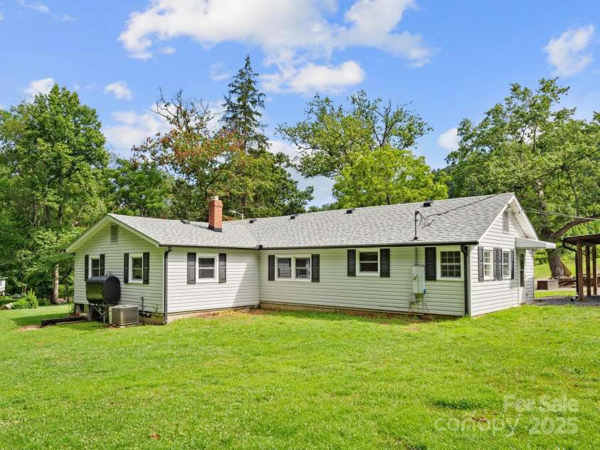 91 Rice Branch Road, Asheville, NC 28804.  MLS# CAR4282314, YatesRealty ID 31176. 
