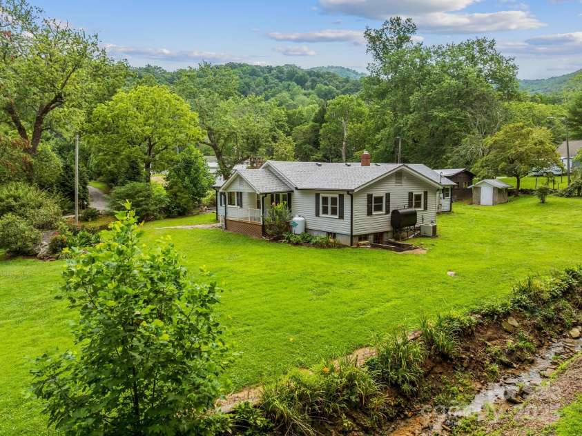 91 Rice Branch Road, Asheville, NC 28804.  MLS# CAR4282314, YatesRealty ID 31176. 