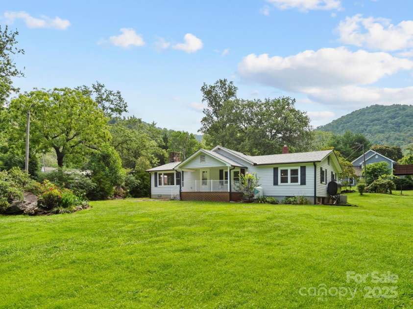 91 Rice Branch Road, Asheville, NC 28804.  MLS# CAR4282314, YatesRealty ID 31176. 