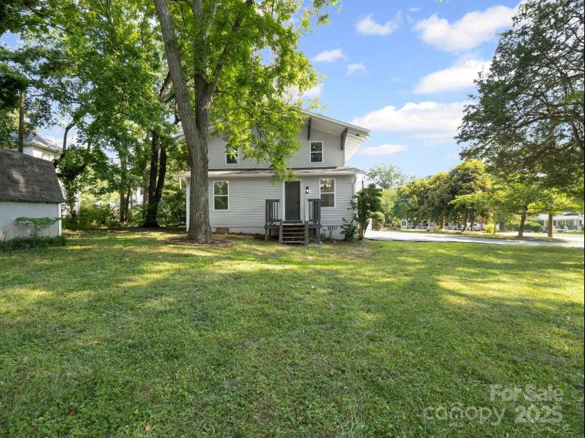 616 Marion Street, Shelby, NC 28150.  MLS# CAR4274175, YatesRealty ID 31178. 