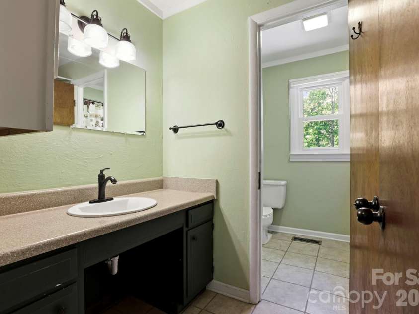 112 Forest Cove, Rutherfordton, NC 28139.  MLS# CAR4390130, YatesRealty ID 31179. Bathroom