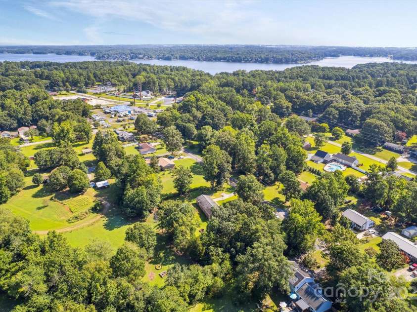 1623 Lakewood Drive, Rock Hill, SC 29732.  MLS# CAR4278853, YatesRealty ID 31179. 