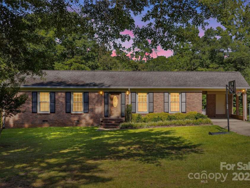 1623 Lakewood Drive, Rock Hill, SC 29732.  MLS# CAR4278853, YatesRealty ID 31179. 