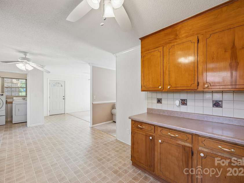 1623 Lakewood Drive, Rock Hill, SC 29732.  MLS# CAR4278853, YatesRealty ID 31179. 