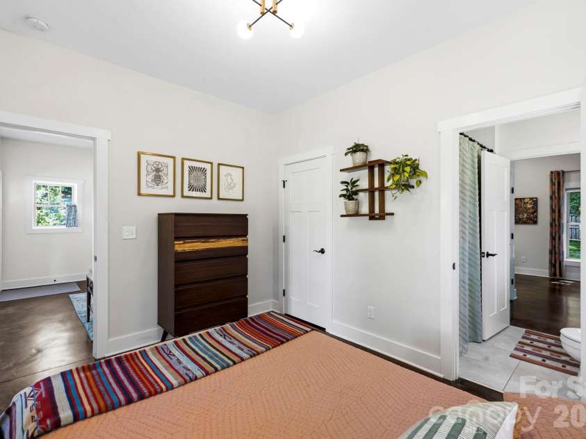 216 Hiawassee Avenue, Black Mountain, NC 28711.  MLS# CAR4391846, YatesRealty ID 31180. 