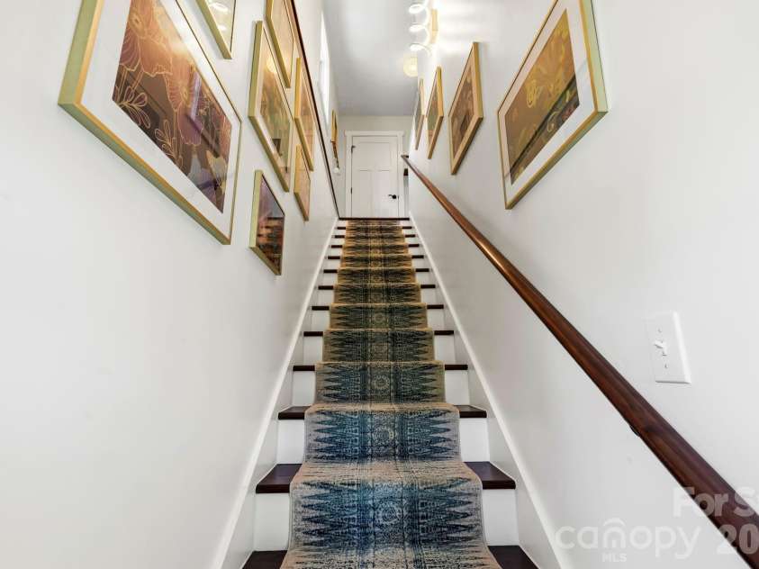 216 Hiawassee Avenue, Black Mountain, NC 28711.  MLS# CAR4391846, YatesRealty ID 31180. 