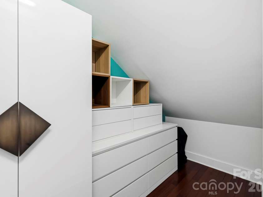 216 Hiawassee Avenue, Black Mountain, NC 28711.  MLS# CAR4391846, YatesRealty ID 31180. Primary Closet 2