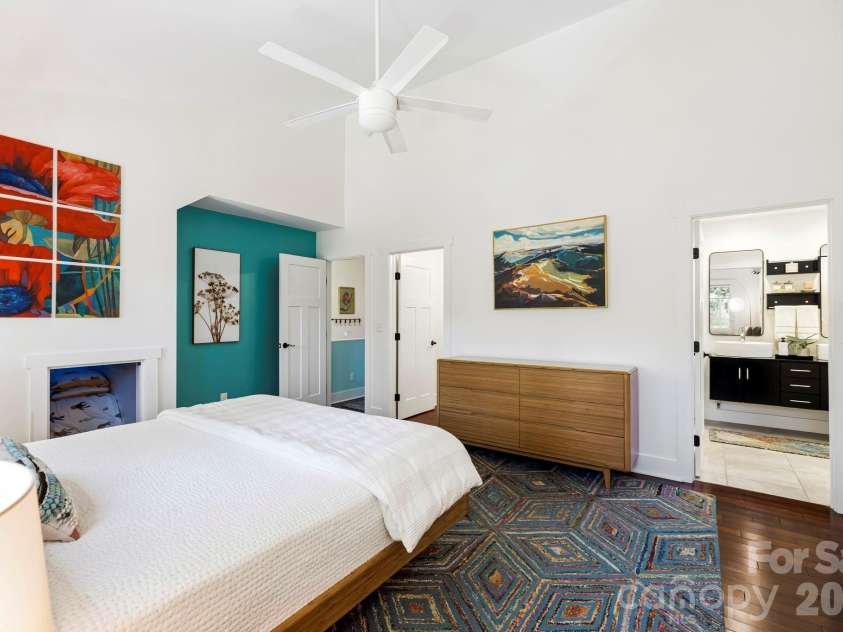 216 Hiawassee Avenue, Black Mountain, NC 28711.  MLS# CAR4391846, YatesRealty ID 31180. Primary Suite