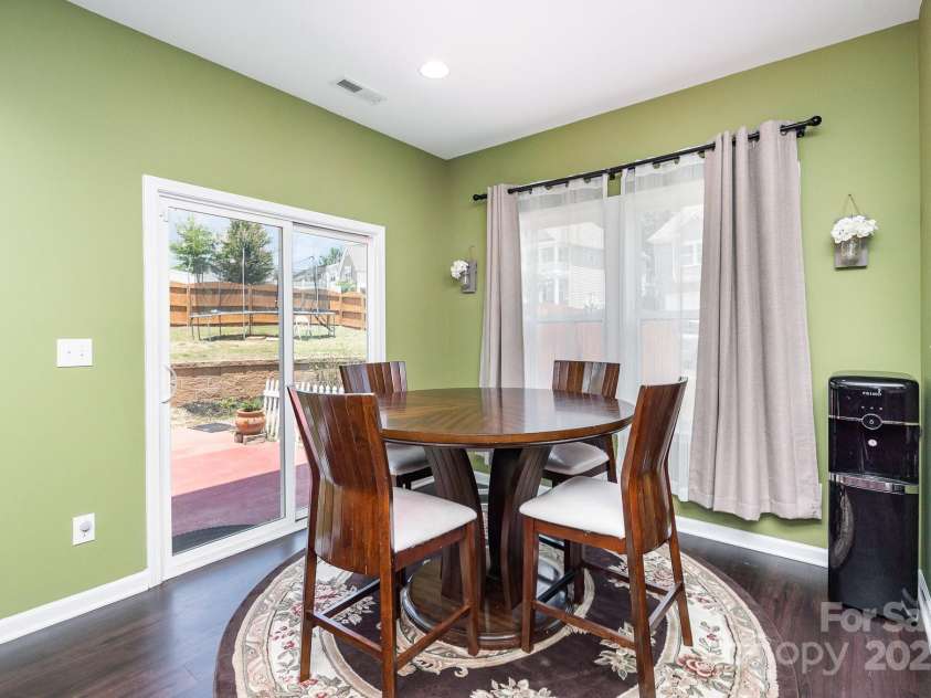 6211 Canyon Trail, Denver, NC 28037.  MLS# CAR4277710, YatesRealty ID 31180. Breakfast area